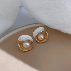 Swil Pearl Earrings