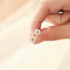 Tiny Daisy Earrings| Sunflower|