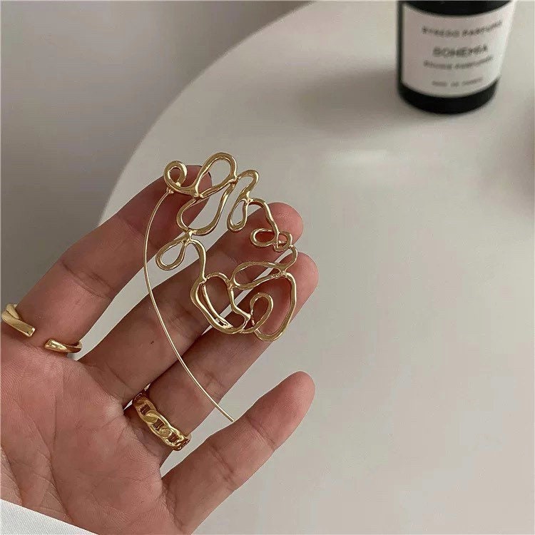 Abstract Line Art Earring