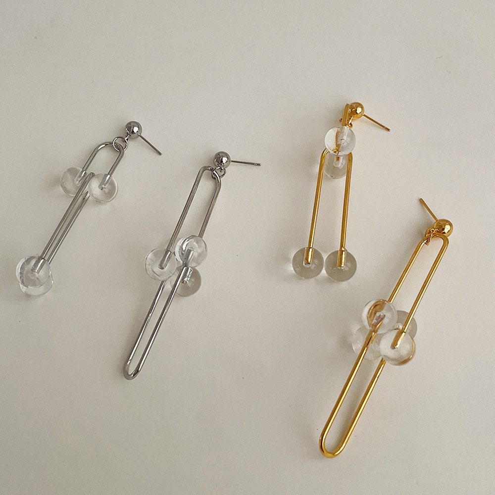 Asymmetric U shape ball link hoops