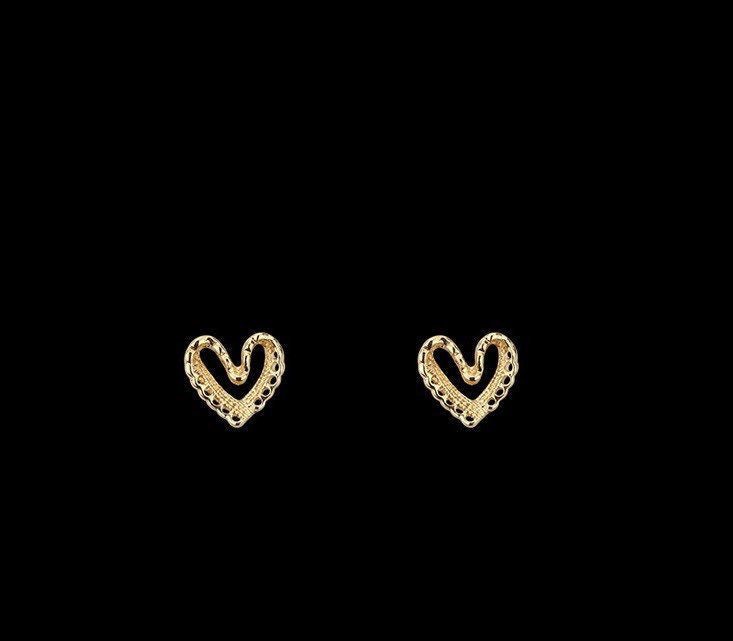Dainty Lace Heart Earrings