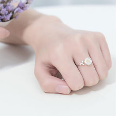 Dainty Daisy Ring