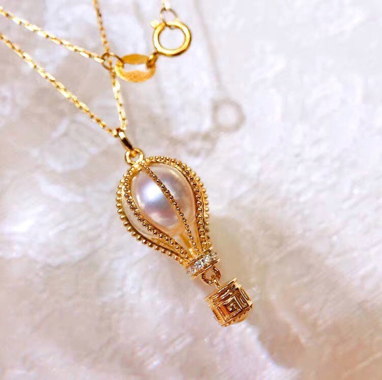 Hot Air Balloon Pearl Necklace