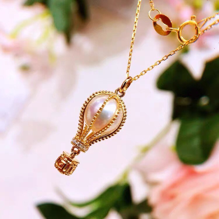 Hot Air Balloon Pearl Necklace