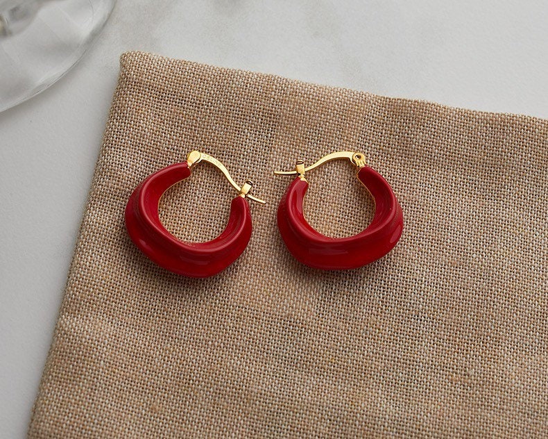 Classic Wavy Hoop Earrings