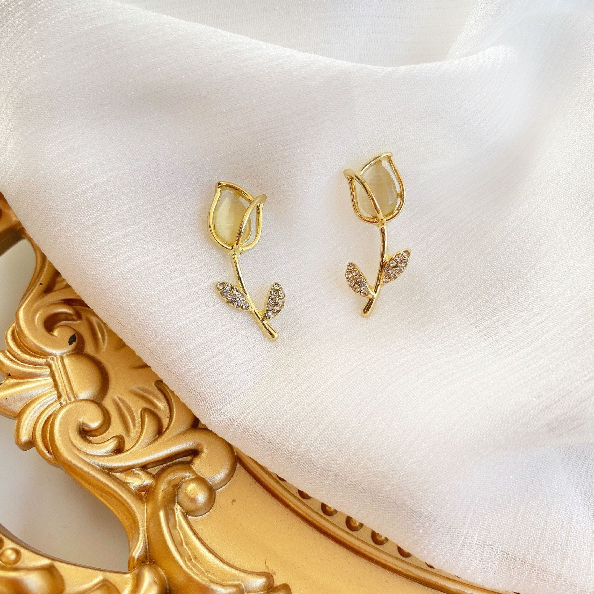 Cat¡¯s Eye Stone Tulip Earrings