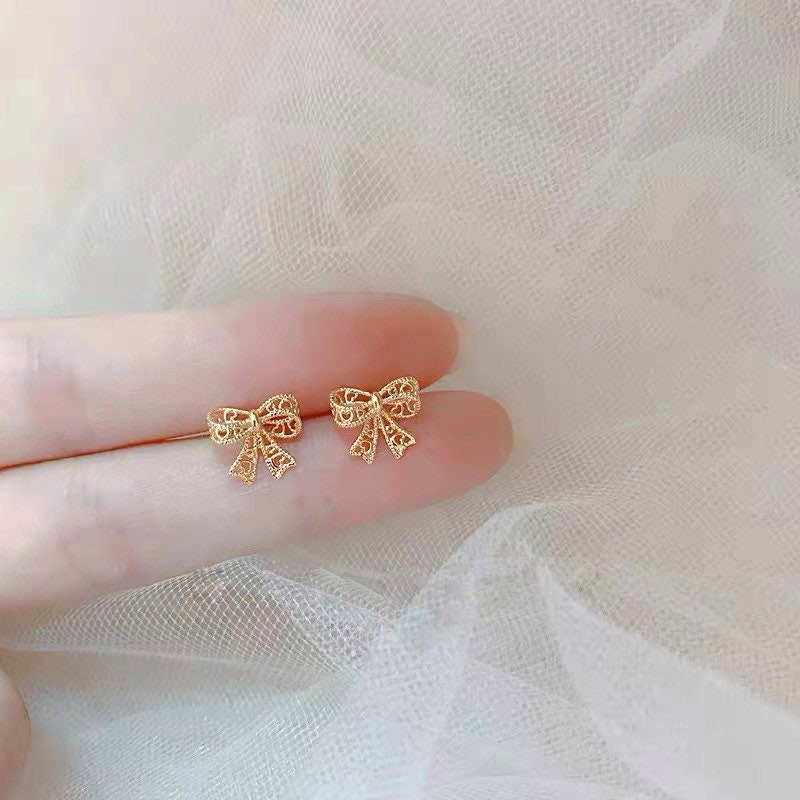Gold Lace Bow Earrings
