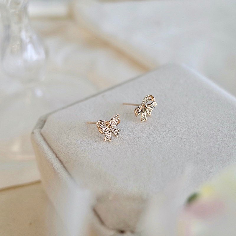Gold Lace Bow Earrings