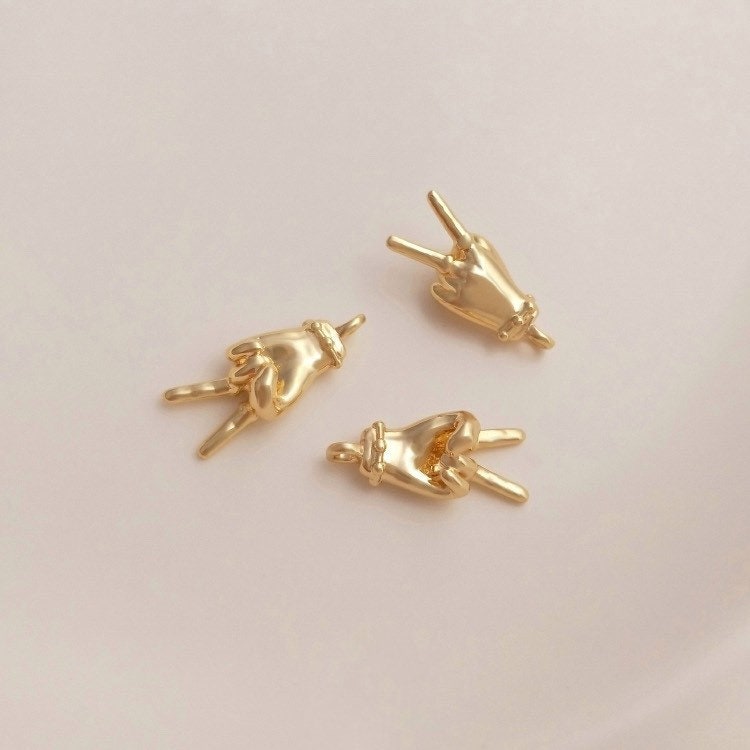 Victory Peace Gesture Necklace