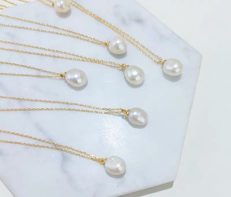 Elegant Baroque Pearl Necklace