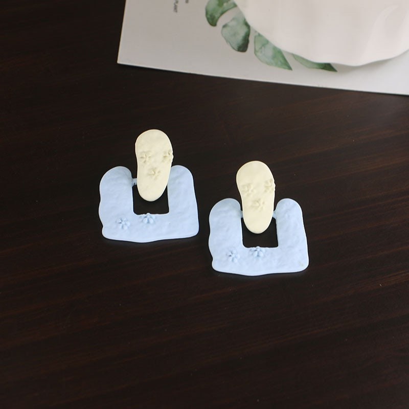 Geometric Floral Dangles Earrings