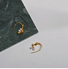 Water Shape Pearl Earrings