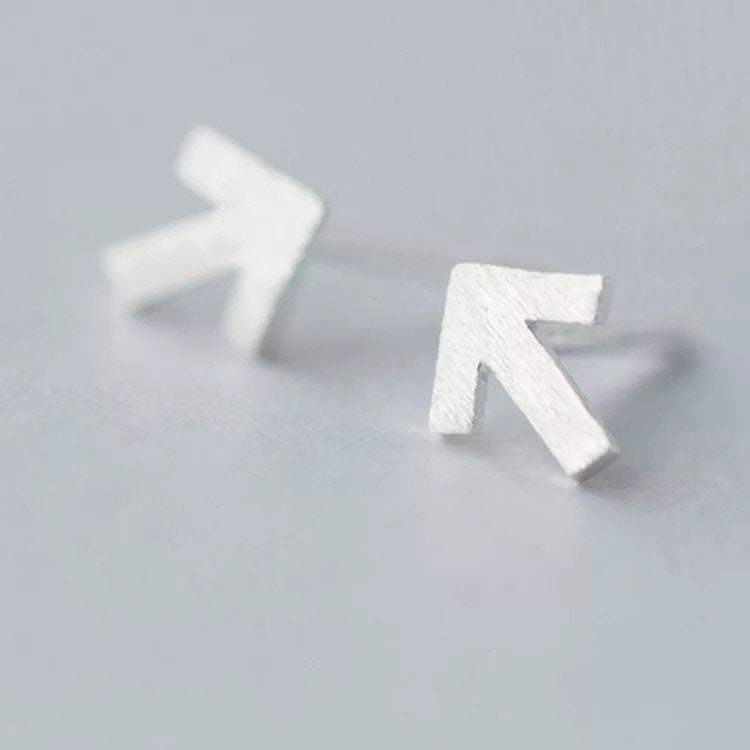 Tiny arrow earrings| Geometric| Studs| Sterling Silver| Simple| Cute