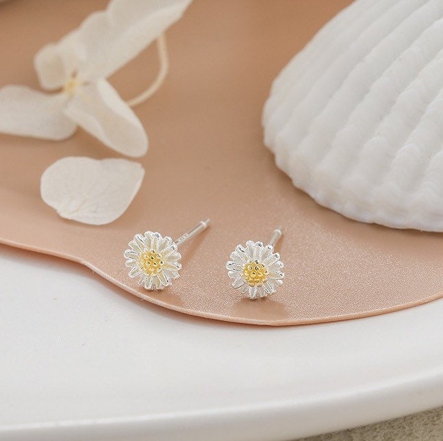 Tiny Daisy Earrings| Sunflower|