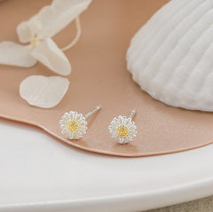 Tiny Daisy Earrings| Sunflower|