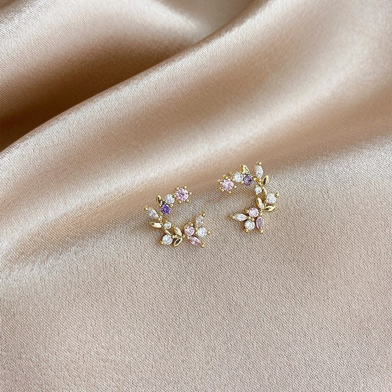 Tiny wreath earrings| Studs| Sterling Silver| Flower leaf earrings| Dainty earrings|