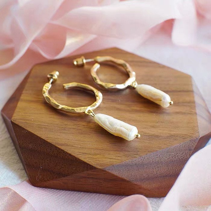 Real freshwater pearls hoops| Baroque pearls hoops| Gold hoops| Elegant | Best gift| Dainty| Mothers Day Gift