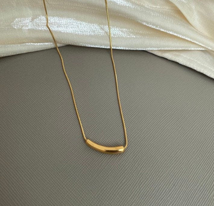 Water drop necklace| Tear drop| Elegant necklace| Gold necklace | Simple| Dainty| Best gift