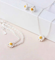 Tiny Daisy Earrings| Sunflower|