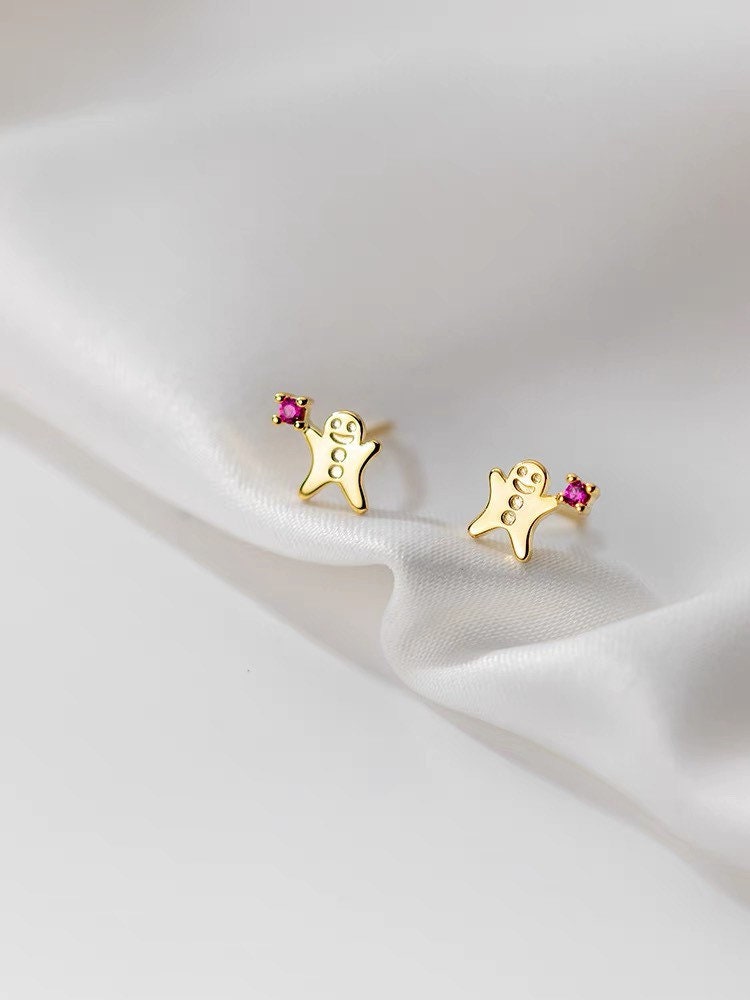 Tiny gingerbread man earrings| Sterling Silver| Christmas | Dainty| Delicate| Cute