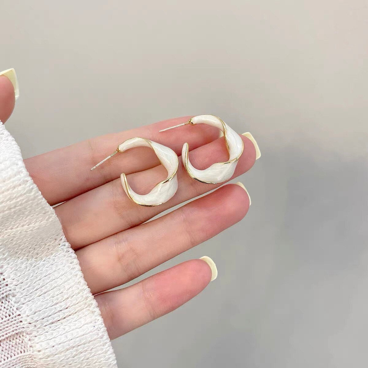 Twisted hoop enamel earrings| Simple hoops| Minimalist