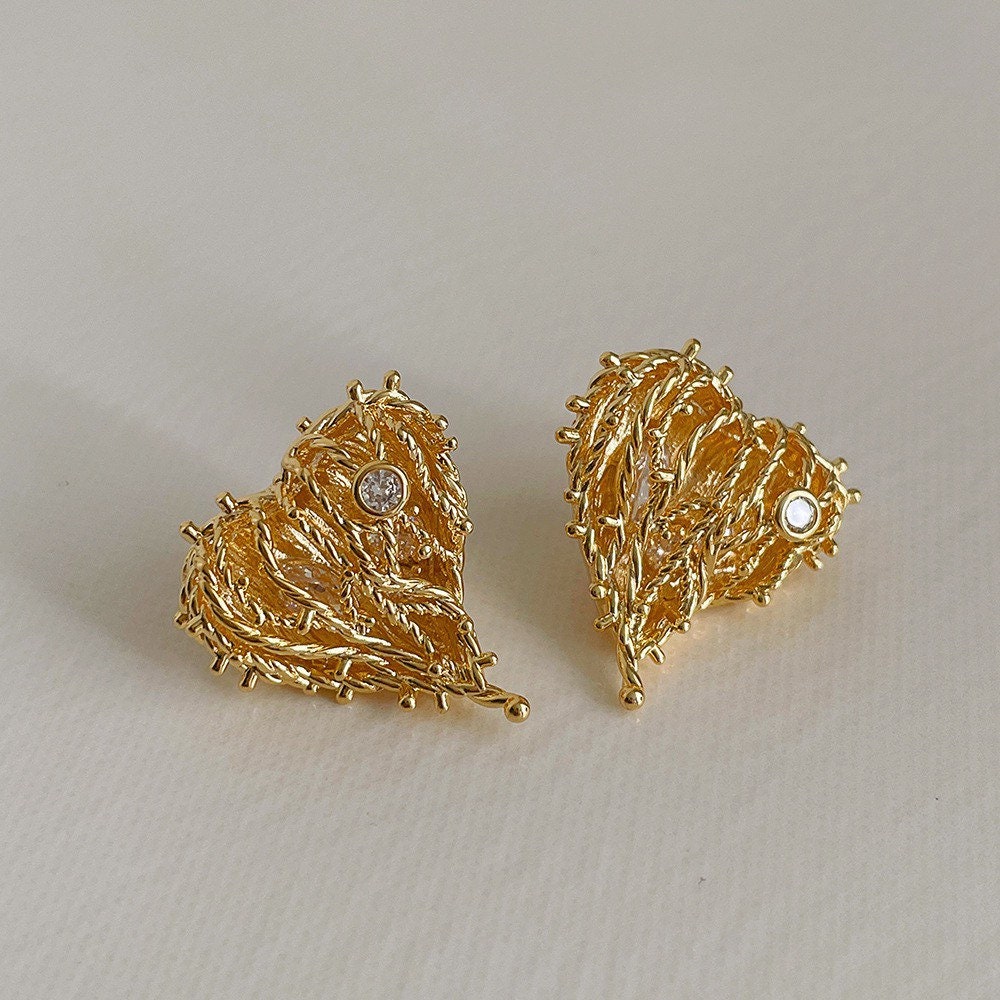 Thorns heart earrings | Forbidden love | Bramble earrings |