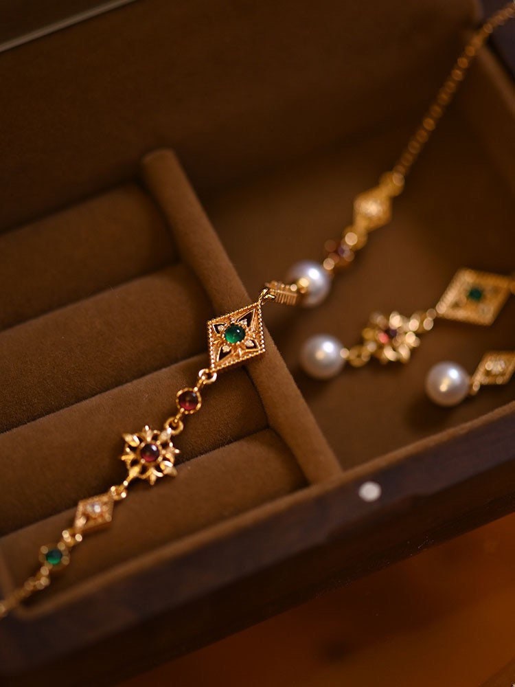 Starburst Bracelet| Dainty Pearl Bracelet | Adjustable Bracelet| Starry Night| Best gift for her