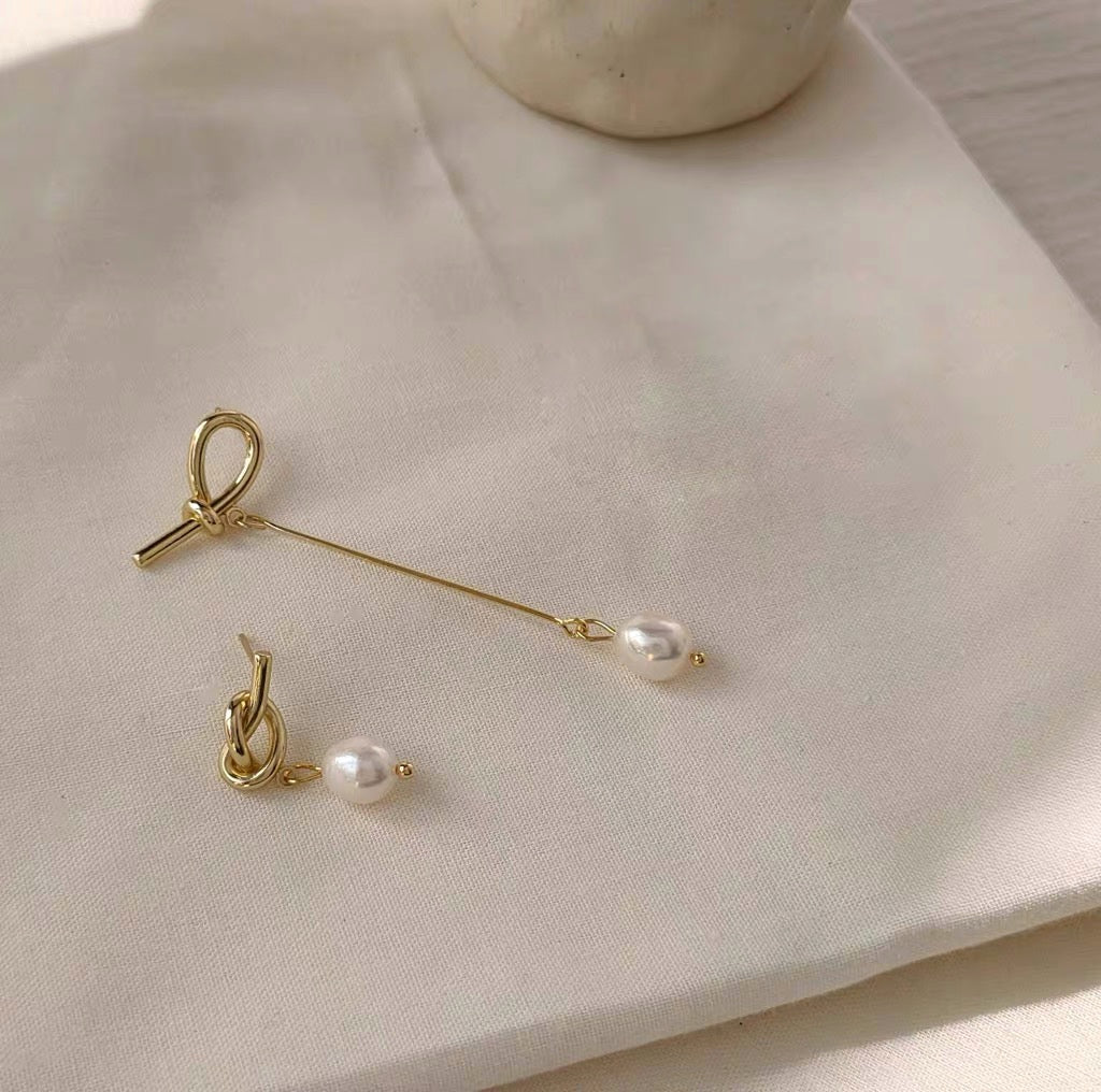 Minimalist Pearl Drop Earrings