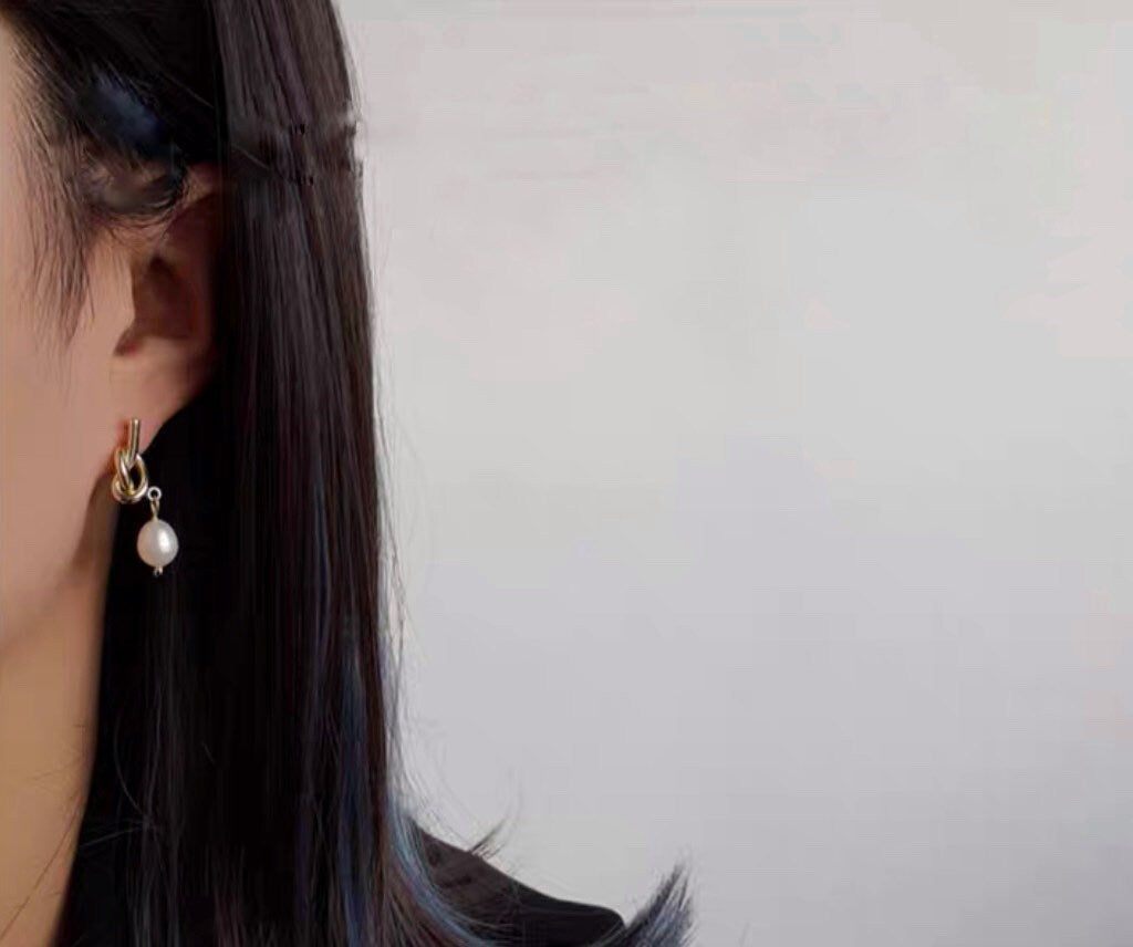 Minimalist Pearl Drop Earrings