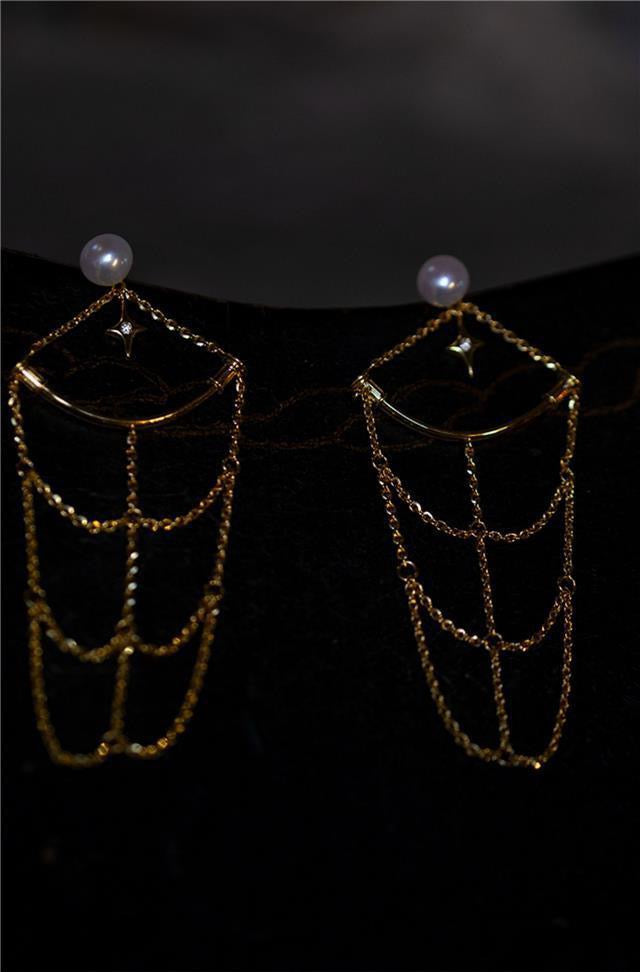Pearl and Gold Chain Dangle Earrings